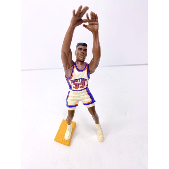 PATRICK EWING Starting Lineup 1997 (Tenth Year Edition) loose - Picture 5 of 5